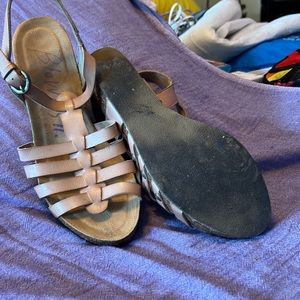 Blowfish beige wedge sandals